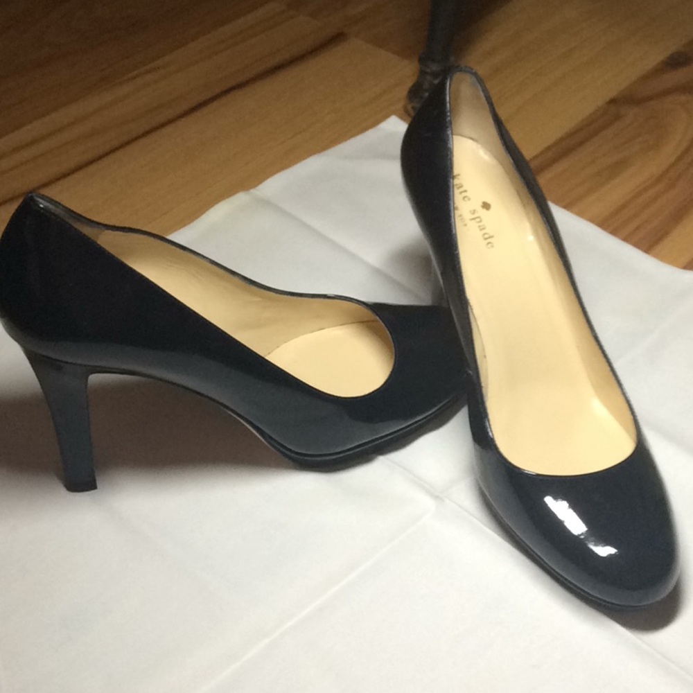 Kate Spade navy patent leather pumps